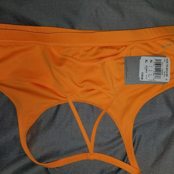 NWT Reebok bra - Picture 2 of 2